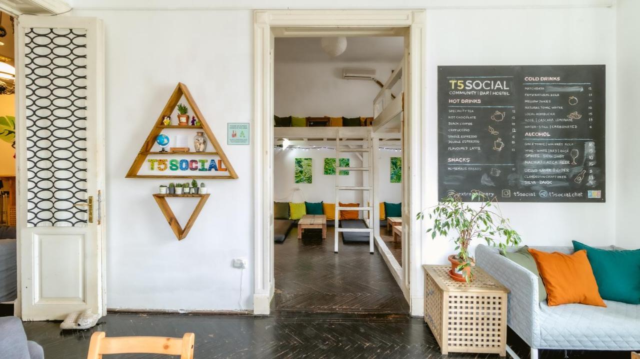 T5 Social Hostel Bukares Bagian luar foto